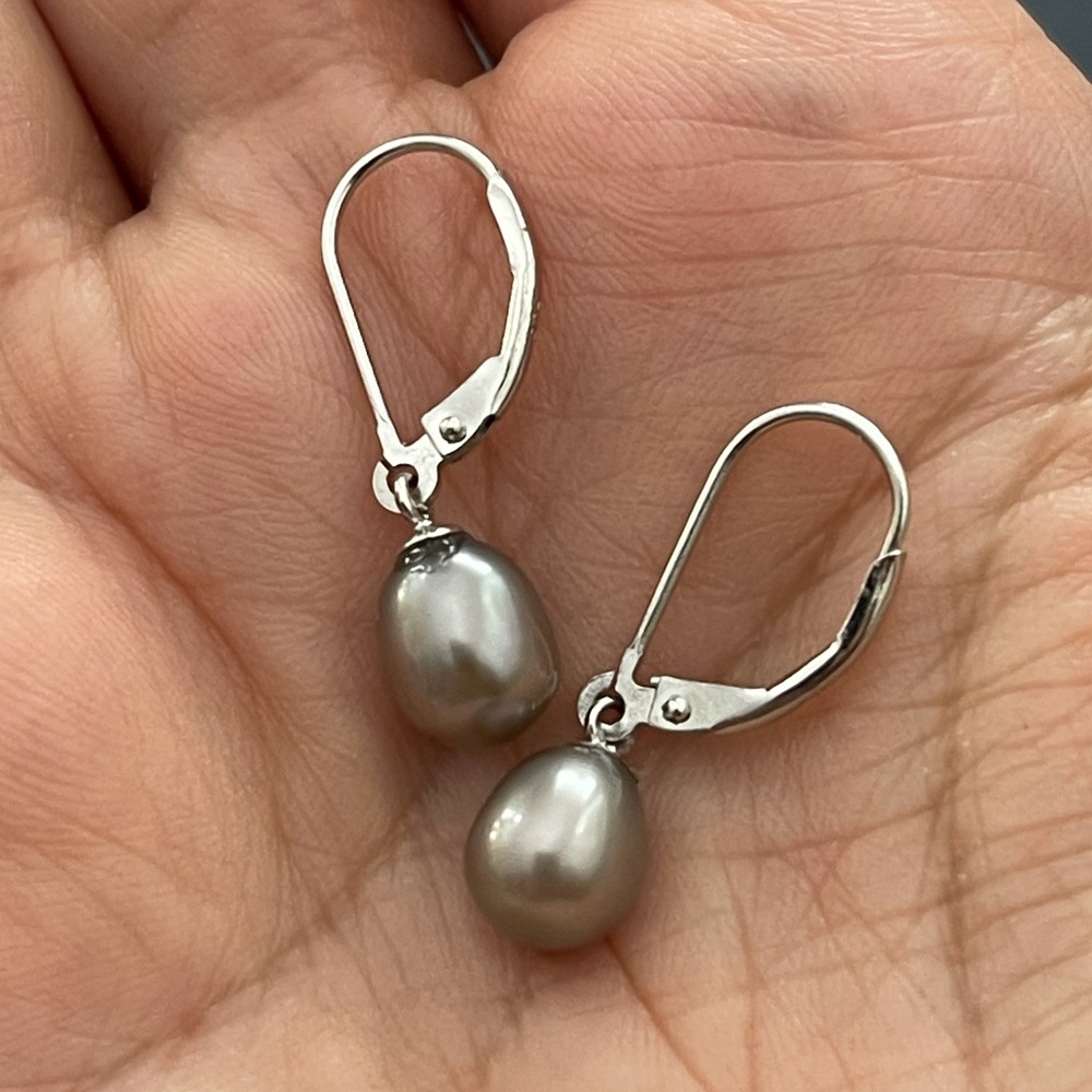 Silver grey freshwater pearl 925 silver earrings - Picture 3 of 5